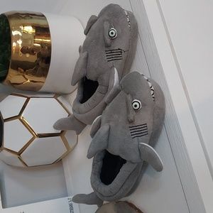 Like new! Youth Shark Slippers